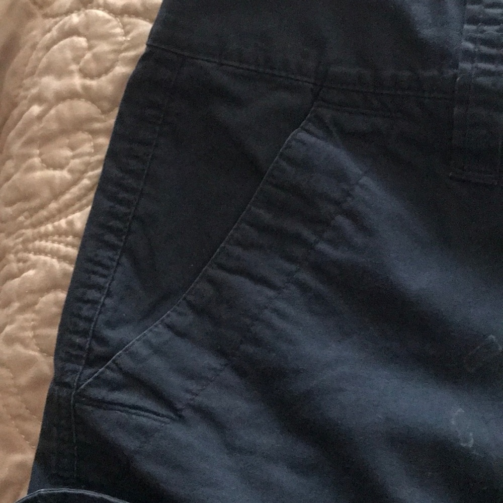 Nice capris - Picture 3 of 5